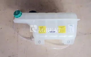 Original Heavy Truck Spare Parts Water Coolant Tank Plastic Radiator Fluid Storage Expansion Tank