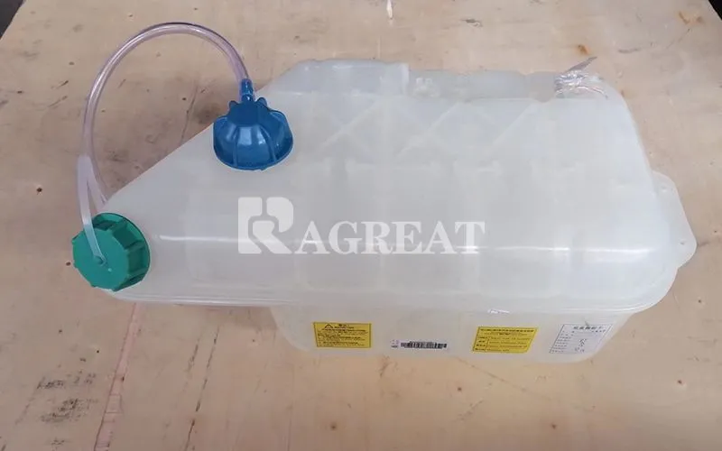 Original Heavy Truck Spare Parts Water Coolant Tank Plastic Radiator Fluid Storage Expansion Tank
