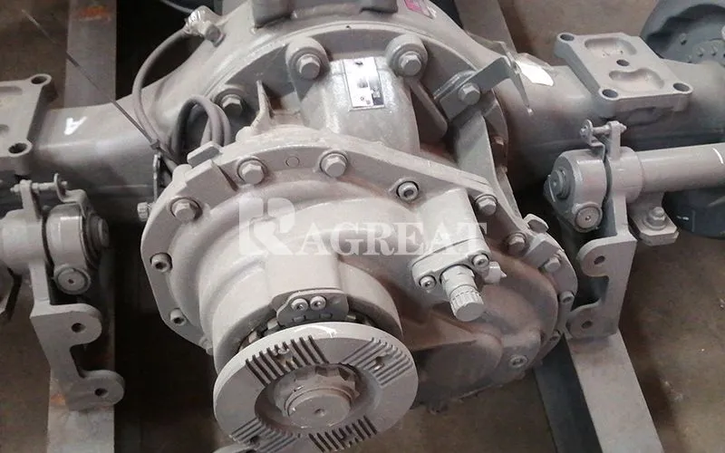 Sinotruk HOWO A7 Heavy Truck Front/Middle/Rear Axle Assembly AZ7117338733 Model Hc16