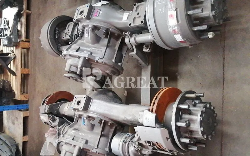 Sinotruk HOWO A7 Heavy Truck Front/Middle/Rear Axle Assembly AZ7117338733 Model Hc16