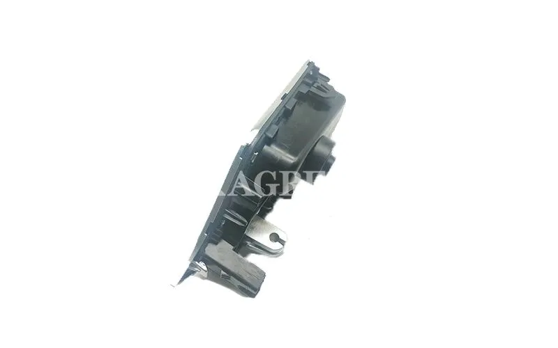 Sinotruk HOWO Hohan Heavy Truck Parts Spare Parts Right Door Inner Handle YG1671340025