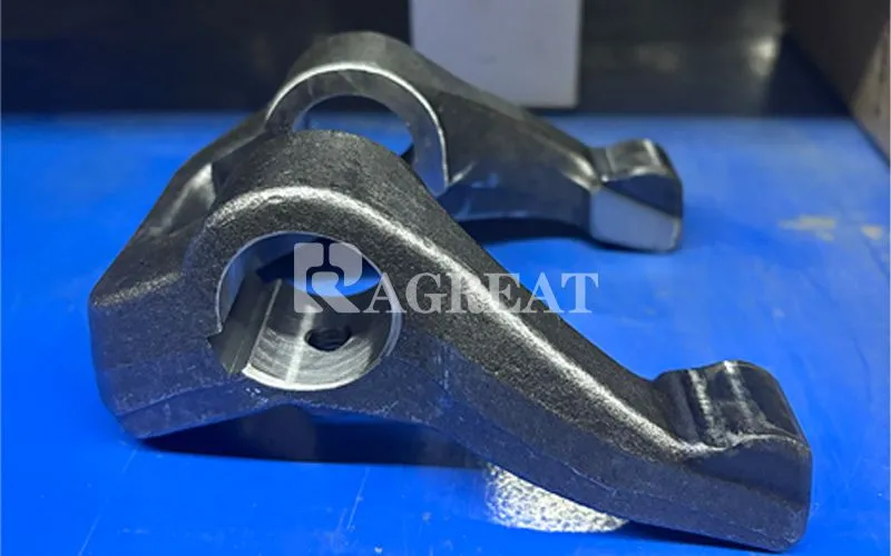 Genuine original gearbox parts Clutch Release Forks for HOWO SHACMAN Truck Parts