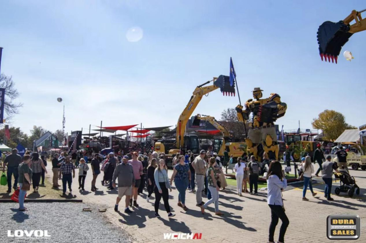 Cross-cultural dance together, win across mountains and seas. Shandong Heavy Industry's brand localization goes deeper.